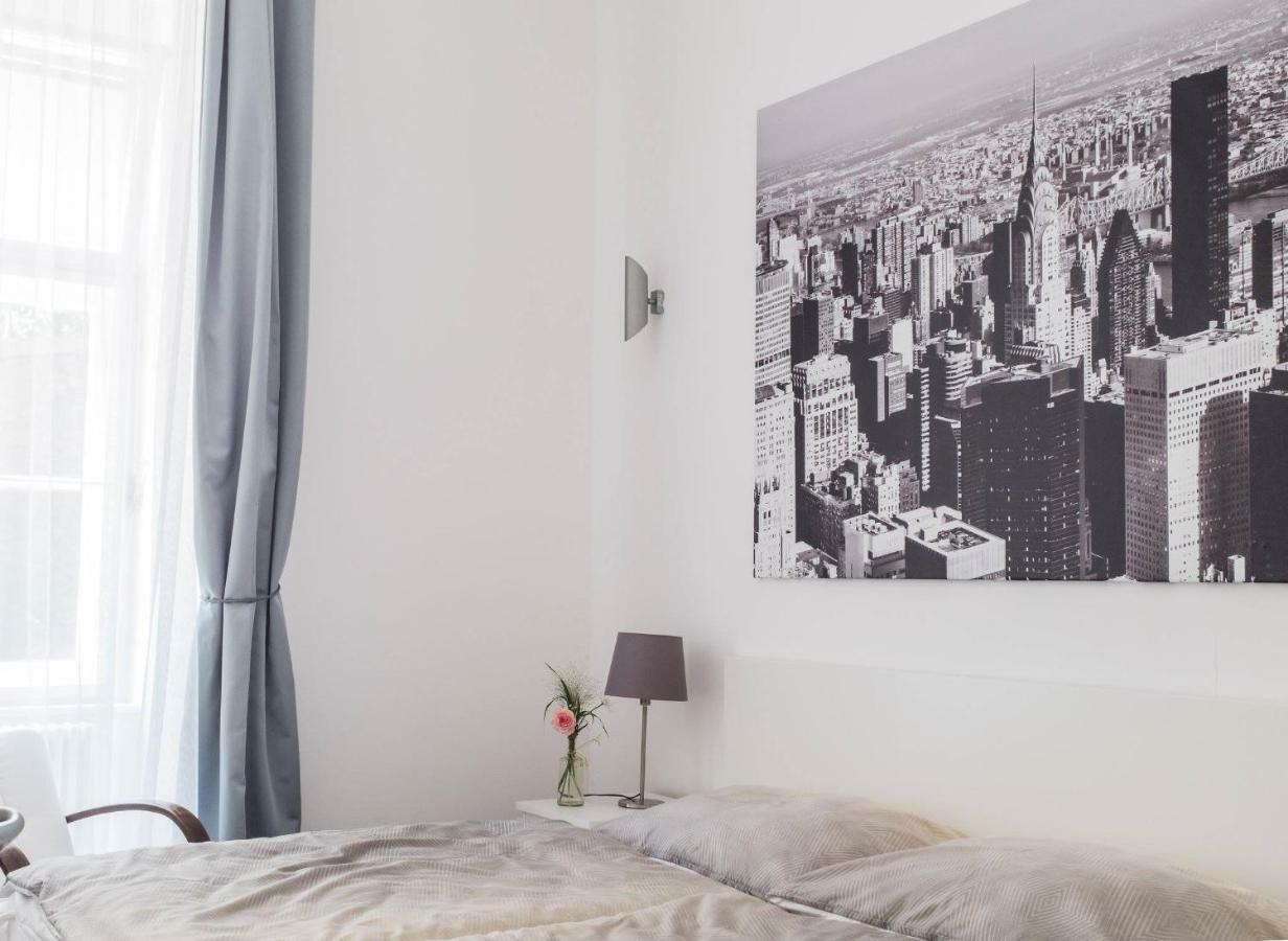 Spacious Old Town Luxury Apartment Linz Exterior photo